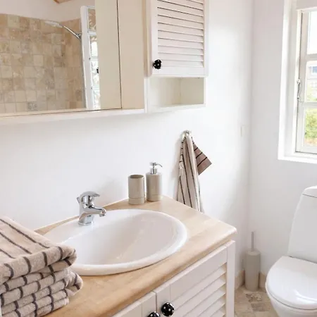 Roligt Nær Vandet På Thurø Feriehus