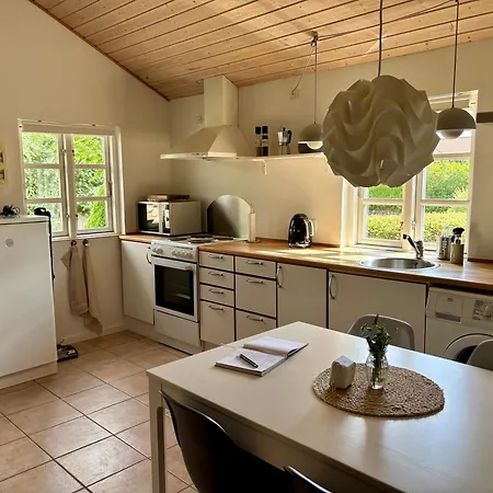Ferienhaus Roligt Gaestehus Naer Vandet Pa Thuro Svendborg